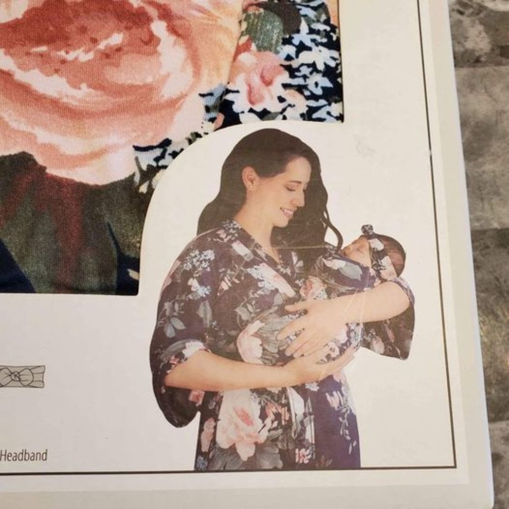 Floral Mommy and Baby Matching Set. Robe and Onesie - Picture 2 of 4